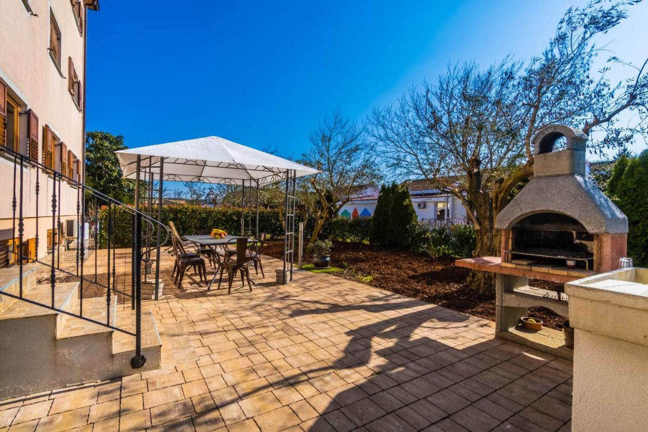 Moreri Garden Новиград Екстериор снимка
